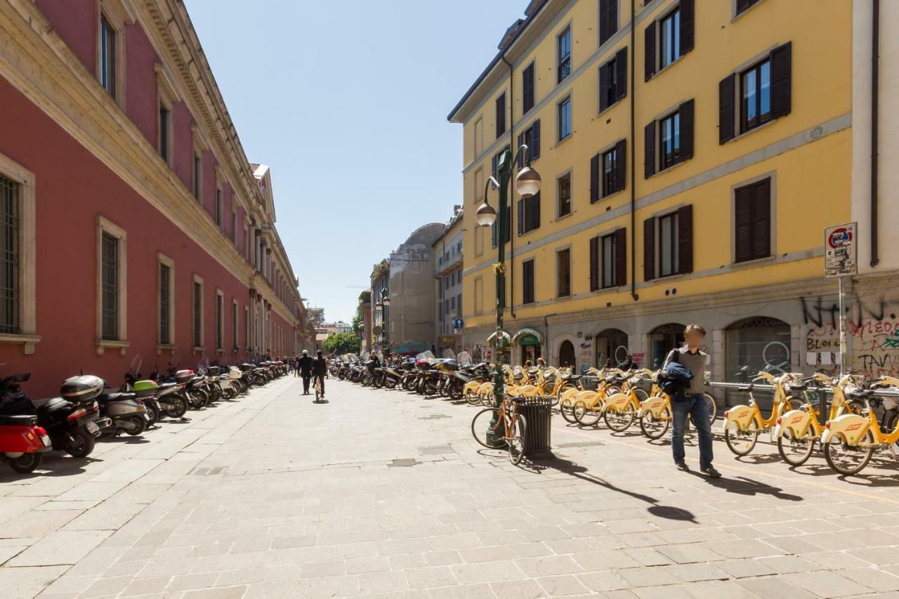 Cosy Apartment 2 Minutes From Duomo Milan Extérieur photo