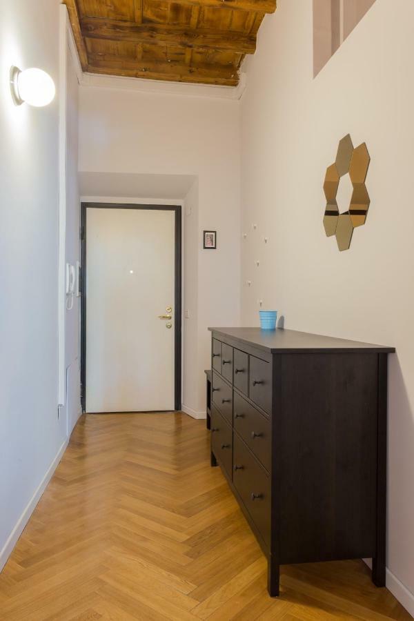 Cosy Apartment 2 Minutes From Duomo Milan Extérieur photo