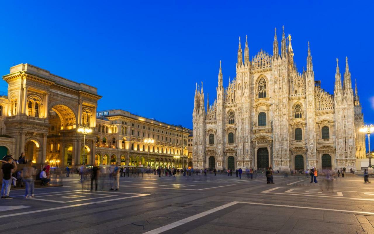 Cosy Apartment 2 Minutes From Duomo Milan Extérieur photo